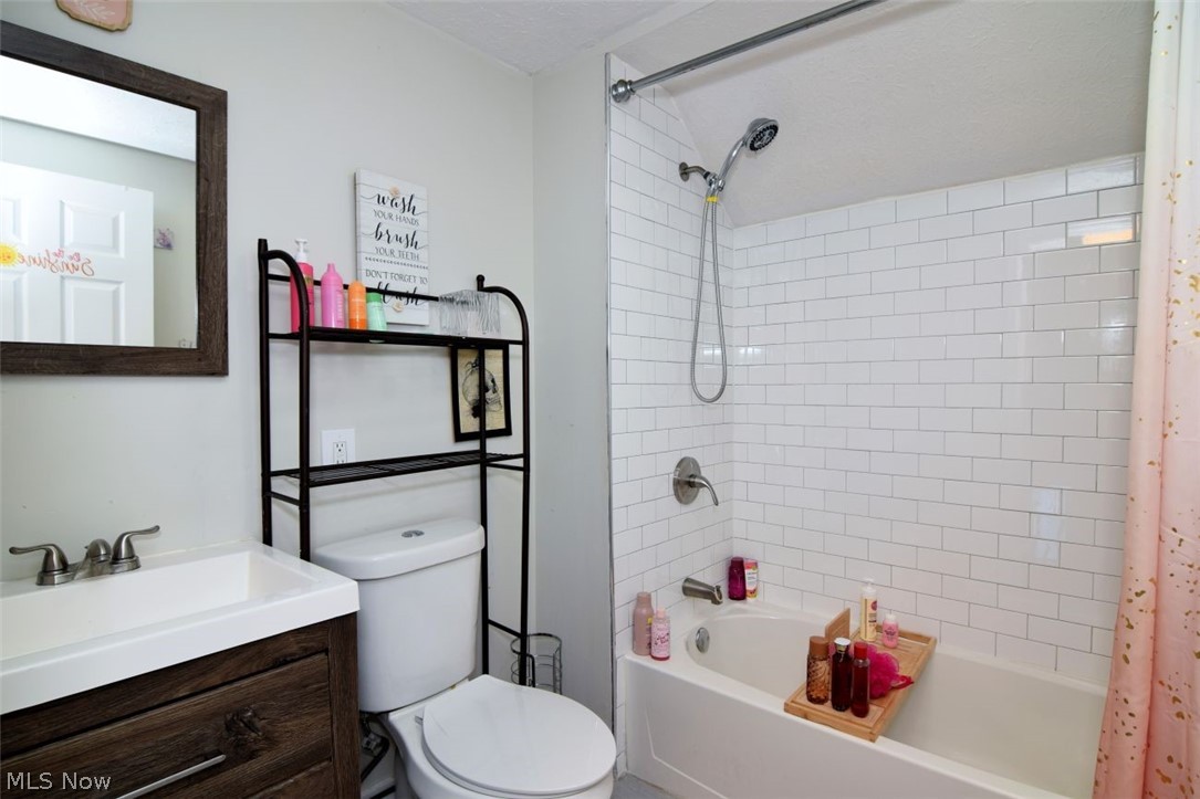 1031 E Wallings Road Broadview Heights OH 44147