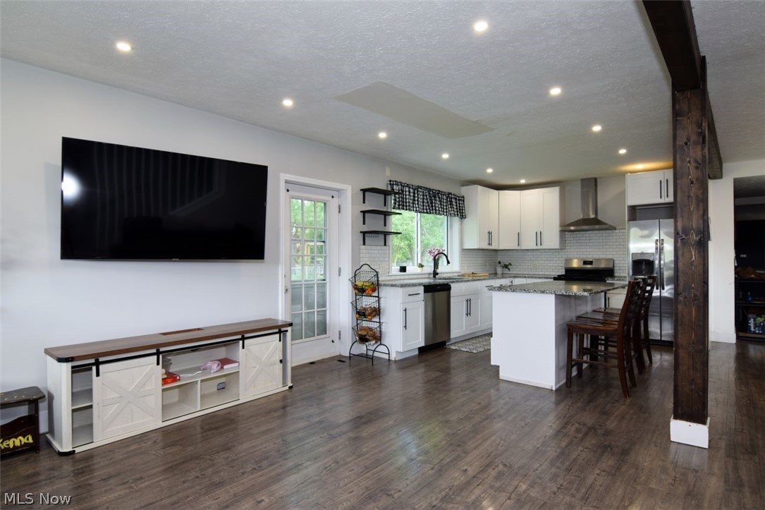 1031 E Wallings Road Broadview Heights OH 44147