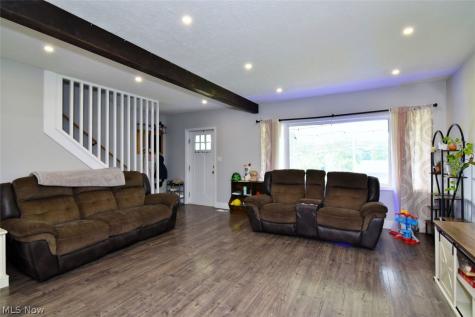 1031 E Wallings Road Broadview Heights OH 44147