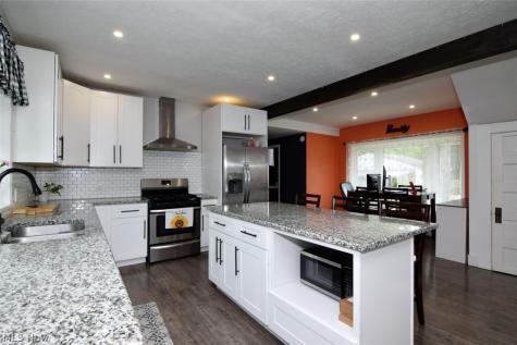 1031 E Wallings Road Broadview Heights OH 44147