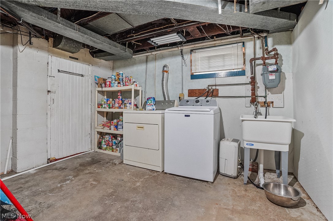 1169 Berwin Akron OH 44310