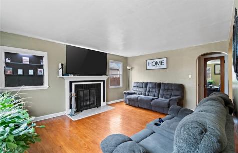 162 Perry Drive NW Canton OH 44708