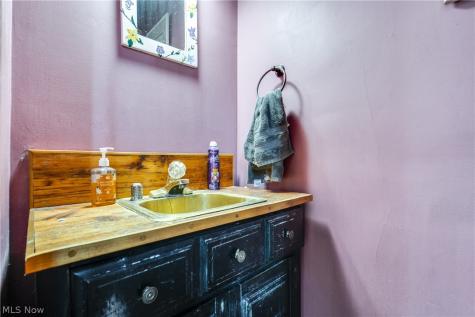 567 Crosby Street Akron OH 44302