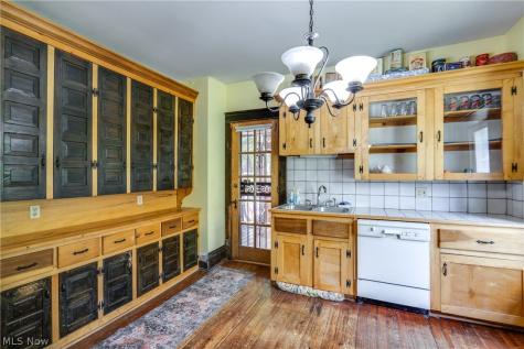 567 Crosby Street Akron OH 44302