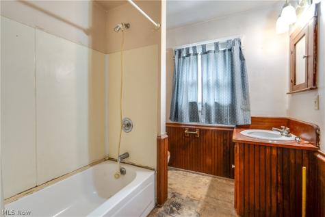 567 Crosby Street Akron OH 44302