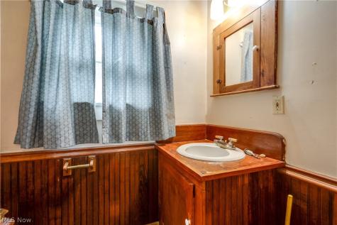 567 Crosby Street Akron OH 44302