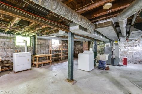 567 Crosby Street Akron OH 44302