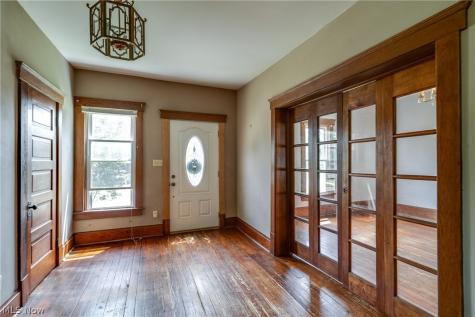 567 Crosby Street Akron OH 44302