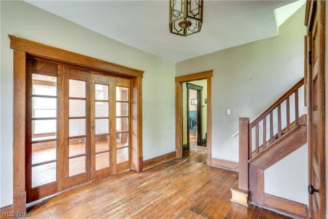 567 Crosby Street Akron OH 44302