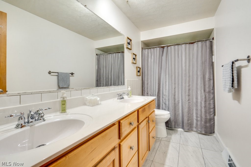 7821 W List Lane Parma OH 44130
