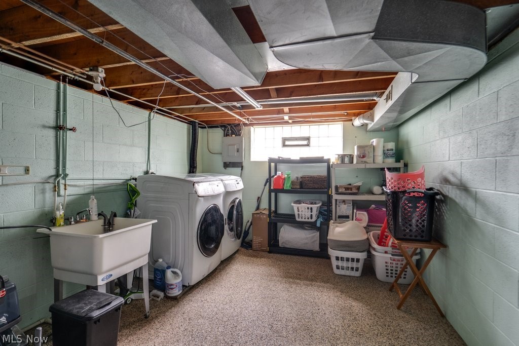 7821 W List Lane Parma OH 44130