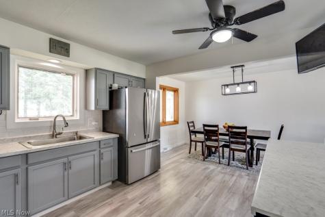7821 W List Lane Parma OH 44130