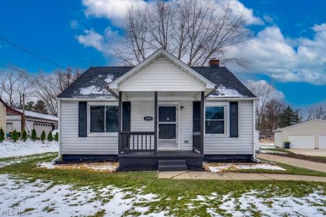 3949 Beck Avenue Louisville OH 44641