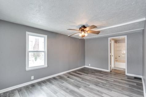 3949 Beck Avenue Louisville OH 44641