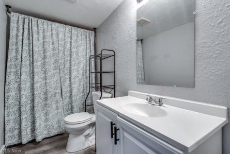 3949 Beck Avenue Louisville OH 44641