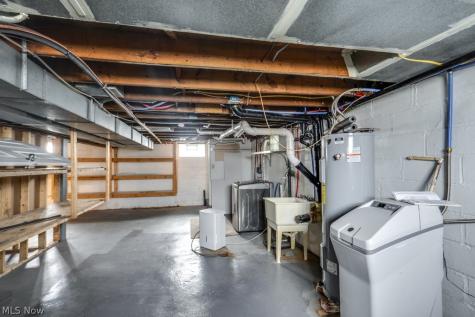 3949 Beck Avenue Louisville OH 44641