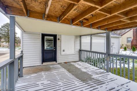 3949 Beck Avenue Louisville OH 44641