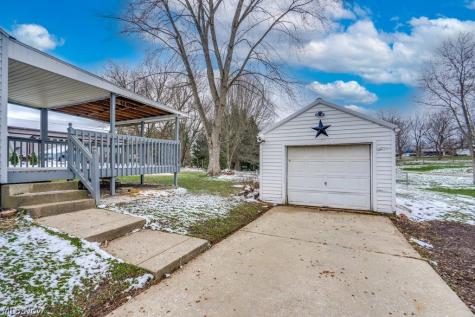3949 Beck Avenue Louisville OH 44641