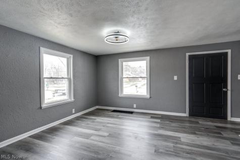 3949 Beck Avenue Louisville OH 44641