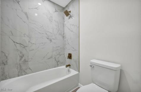 5197 Milo Maple Heights OH 44137