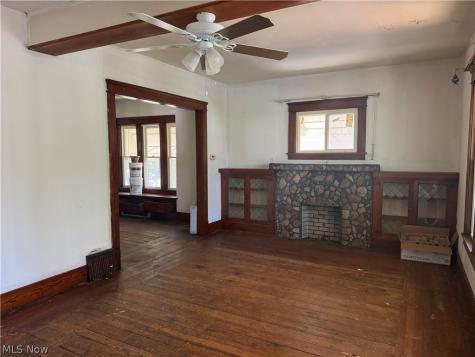 1049 W 12th Street Lorain OH 44052