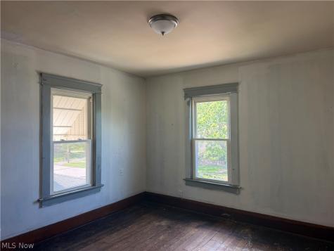 1049 W 12th Street Lorain OH 44052