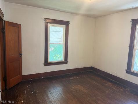 1049 W 12th Street Lorain OH 44052