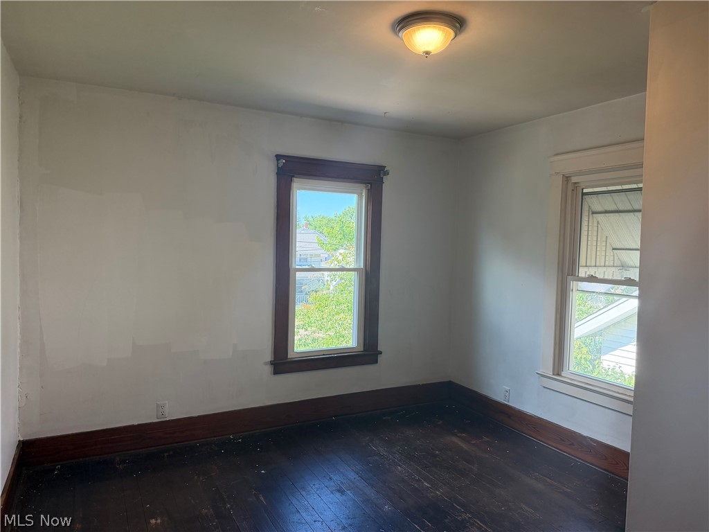 1049 W 12th Street Lorain OH 44052