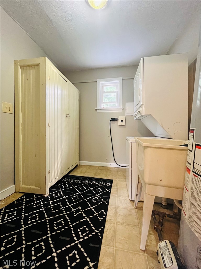 1263 Oxford Drive Madison OH 44057