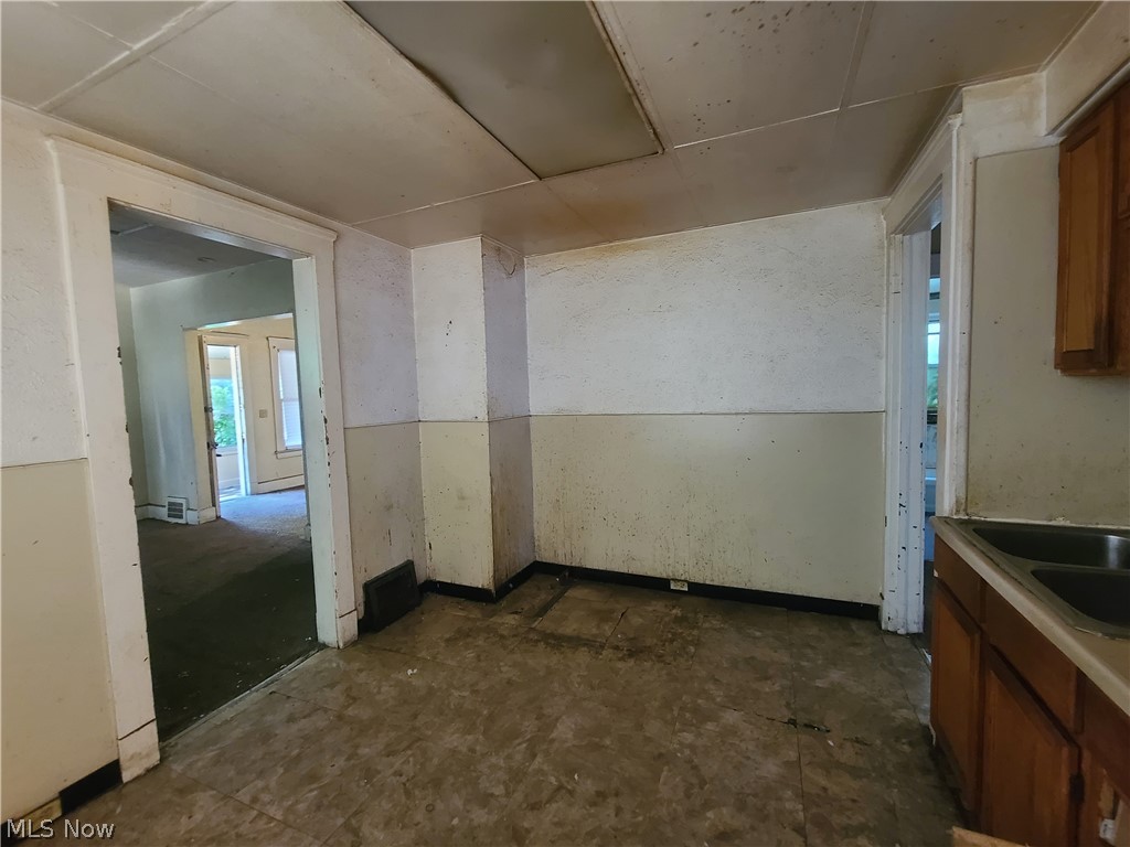 12419 Locke Avenue Cleveland OH 44108