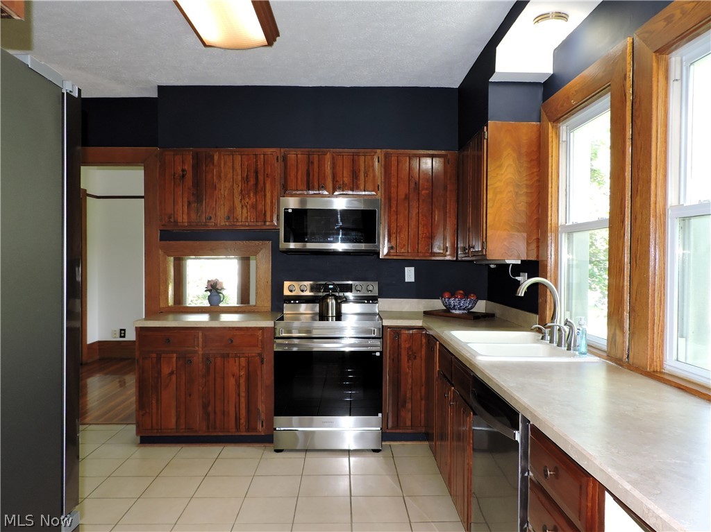 955 N Portage Path Akron OH 44313