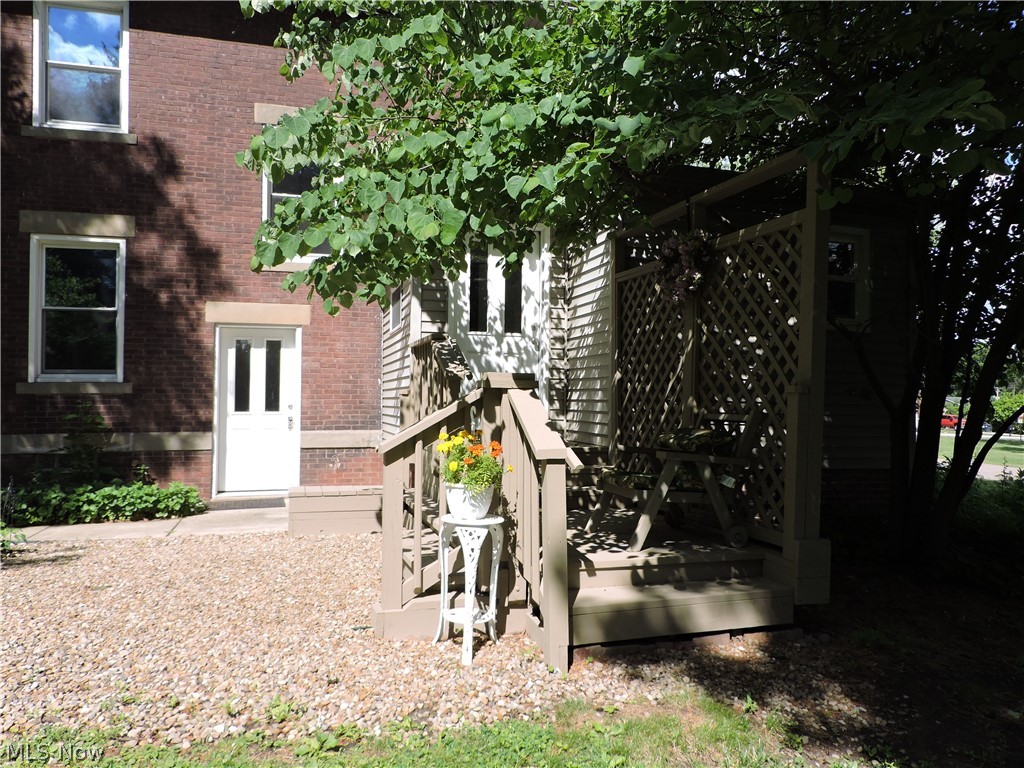 955 N Portage Path Akron OH 44313