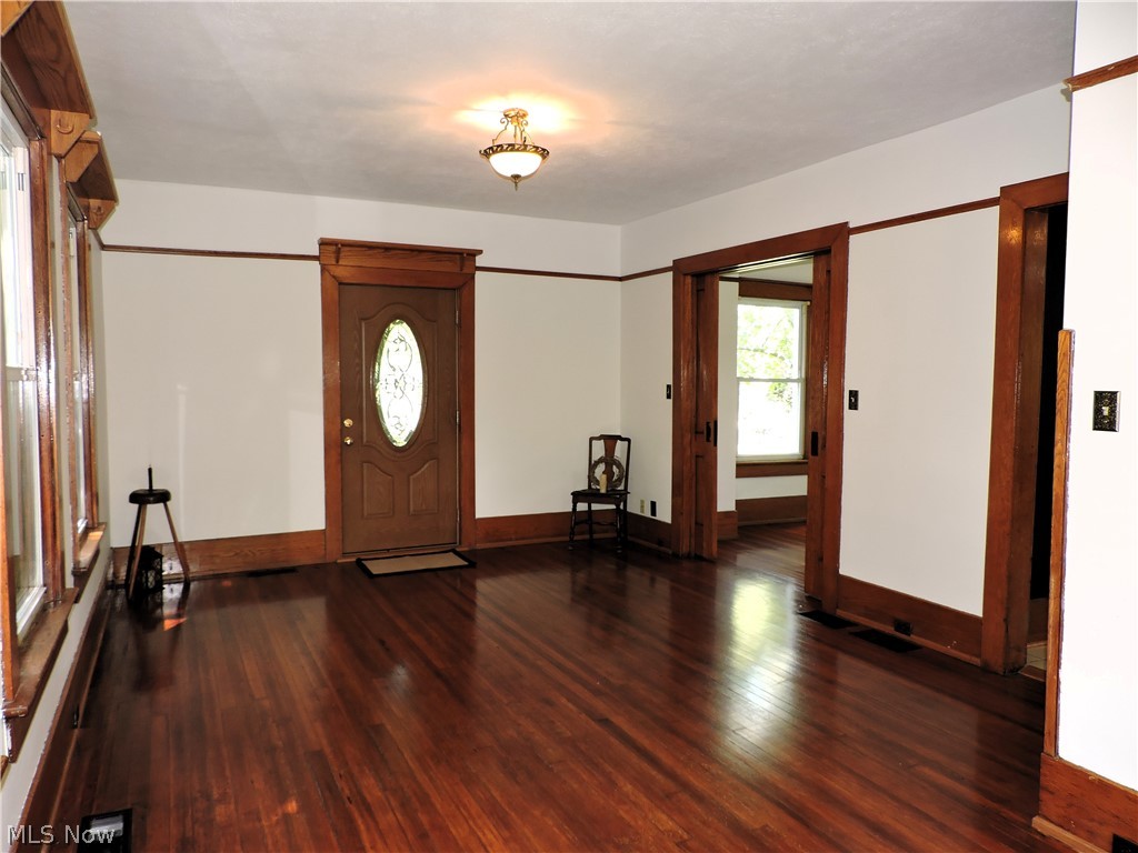955 N Portage Path Akron OH 44313