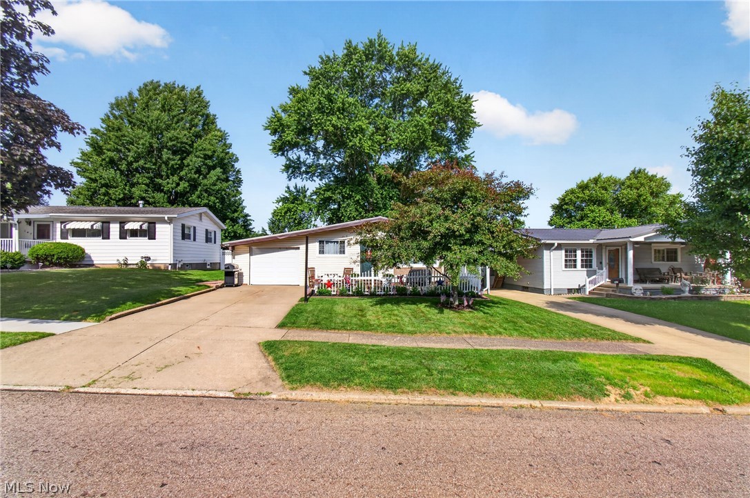 555 Standish Street NW Massillon OH 44647