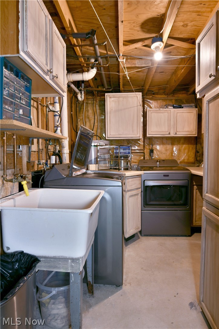 2543 Walnut Street Girard OH 44420