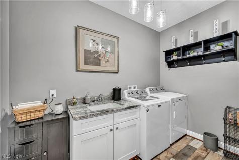 364 31st Street SW Barberton OH 44203