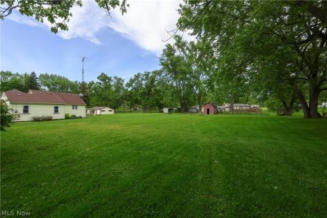 5185 Richville Drive SW Navarre OH 44662