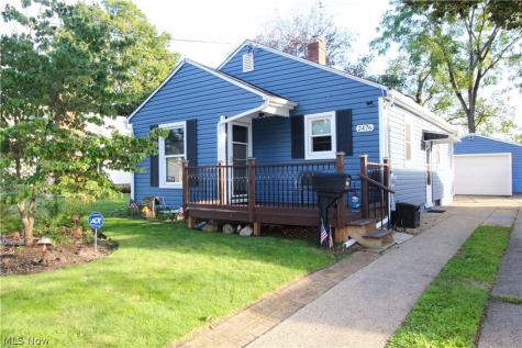 2476 Albrecht Avenue Akron OH 44312
