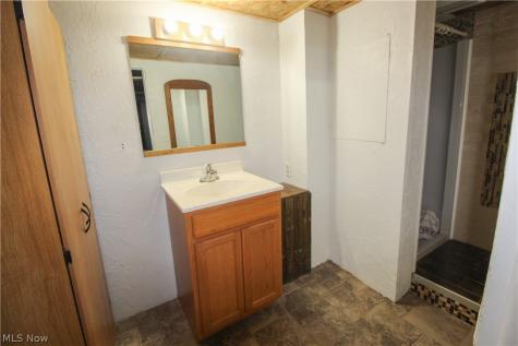 2476 Albrecht Avenue Akron OH 44312