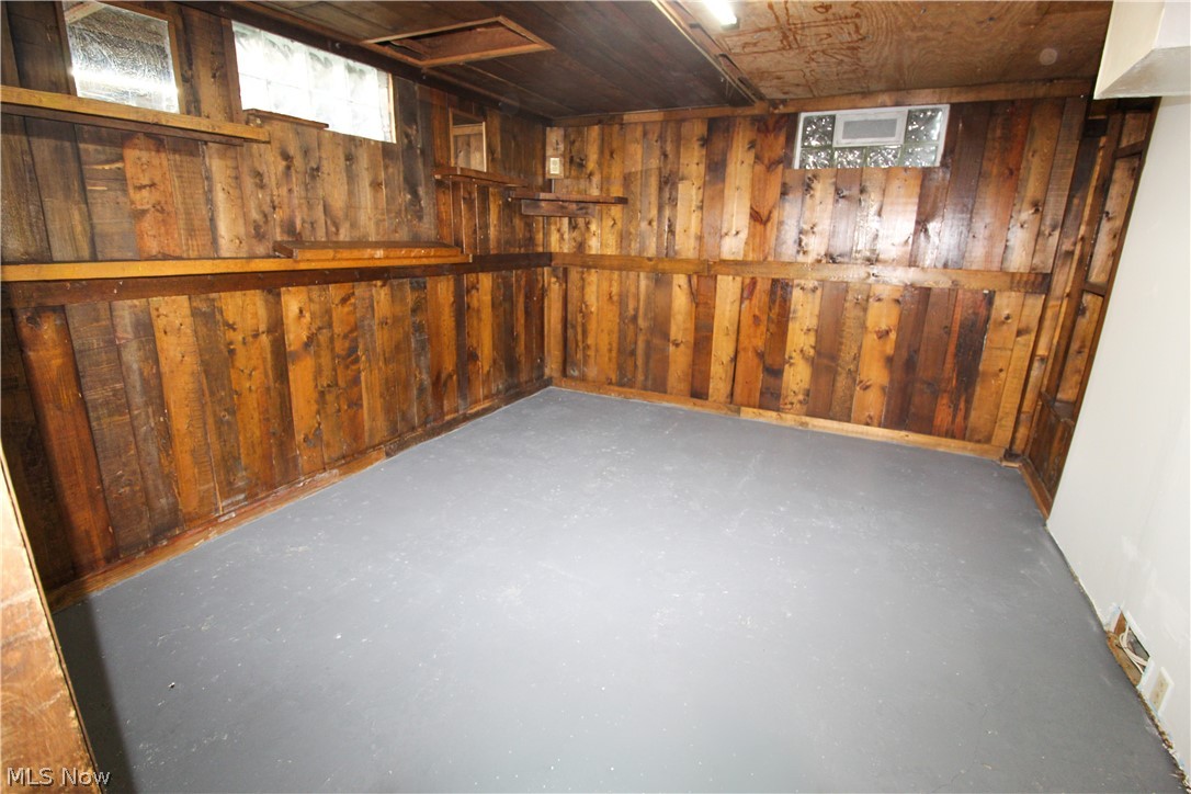 2476 Albrecht Avenue Akron OH 44312
