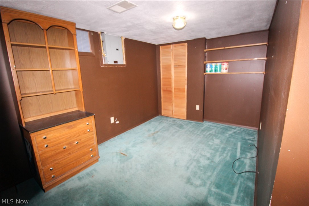 2476 Albrecht Avenue Akron OH 44312