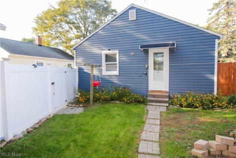 2476 Albrecht Avenue Akron OH 44312