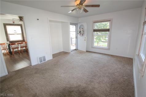 2476 Albrecht Avenue Akron OH 44312