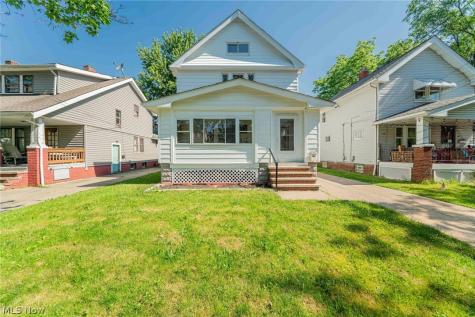2216 Roanoke Avenue Cleveland OH 44109