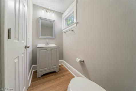 2216 Roanoke Avenue Cleveland OH 44109