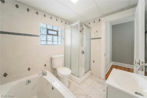 2216 Roanoke Avenue Cleveland OH 44109