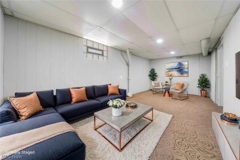 2216 Roanoke Avenue Cleveland OH 44109