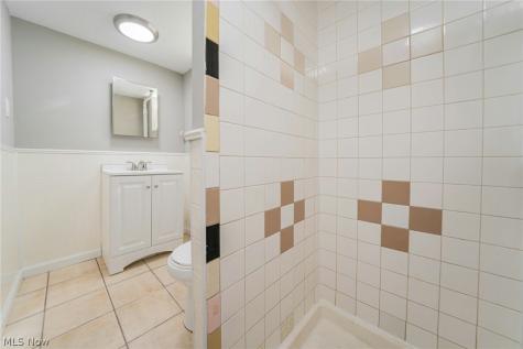 2216 Roanoke Avenue Cleveland OH 44109