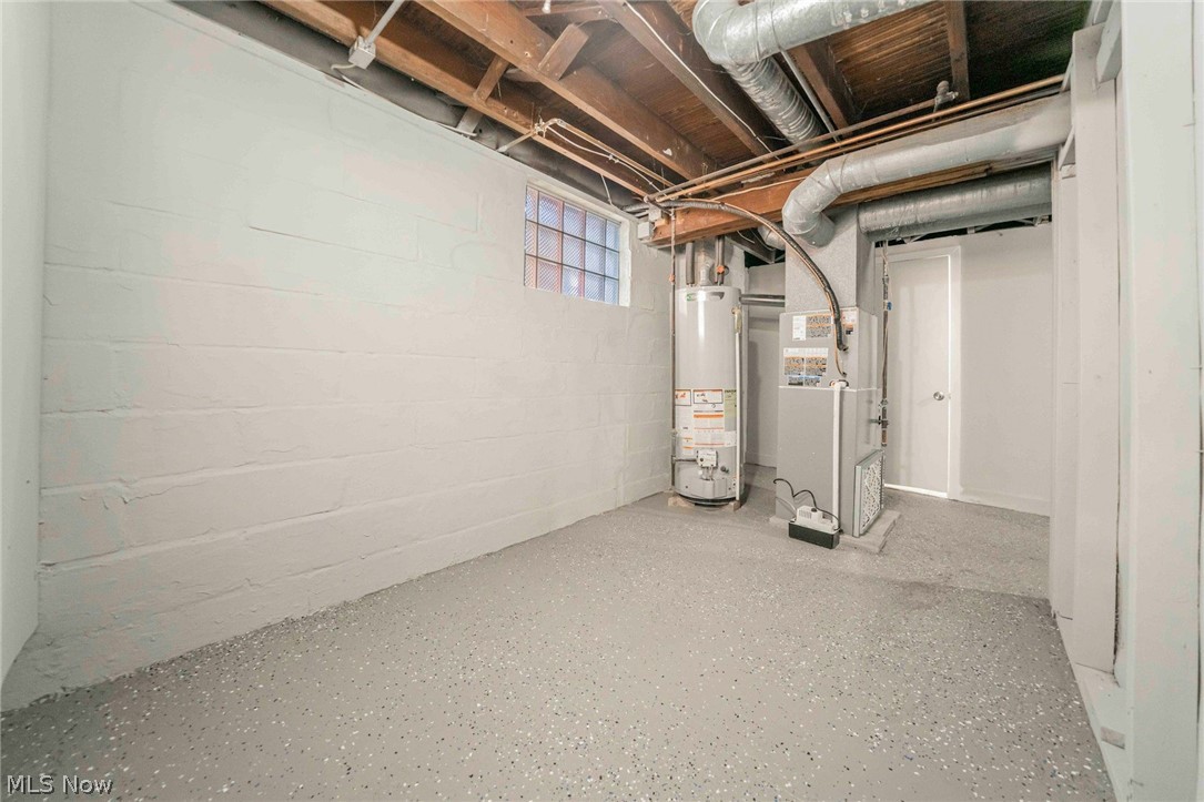 2216 Roanoke Avenue Cleveland OH 44109
