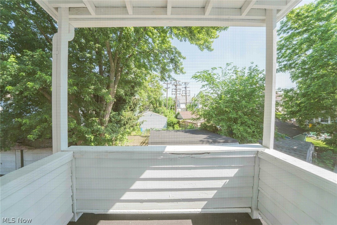 2216 Roanoke Avenue Cleveland OH 44109